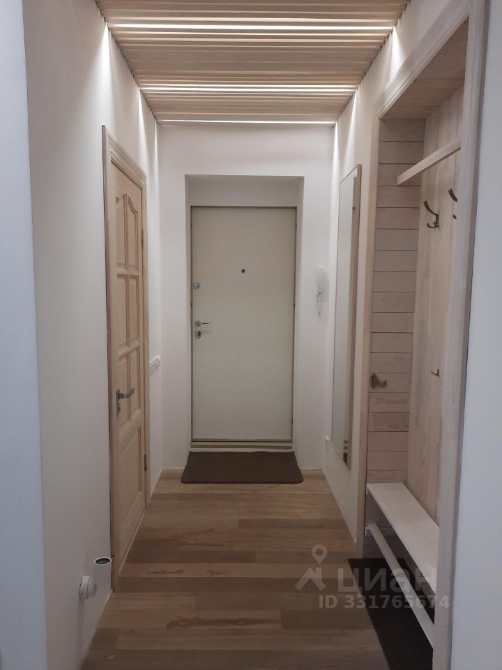 2-к. квартира, 42 м², 4/4 эт.