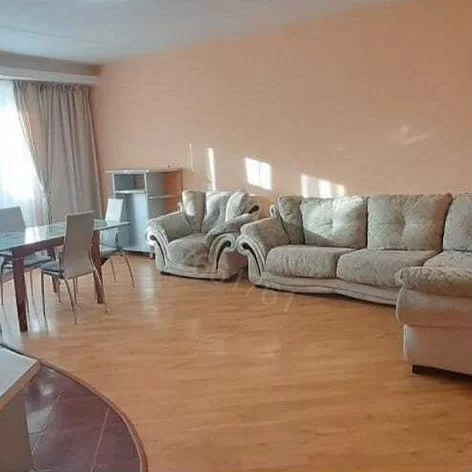 2-к. квартира, 105 м², 8/10 эт.