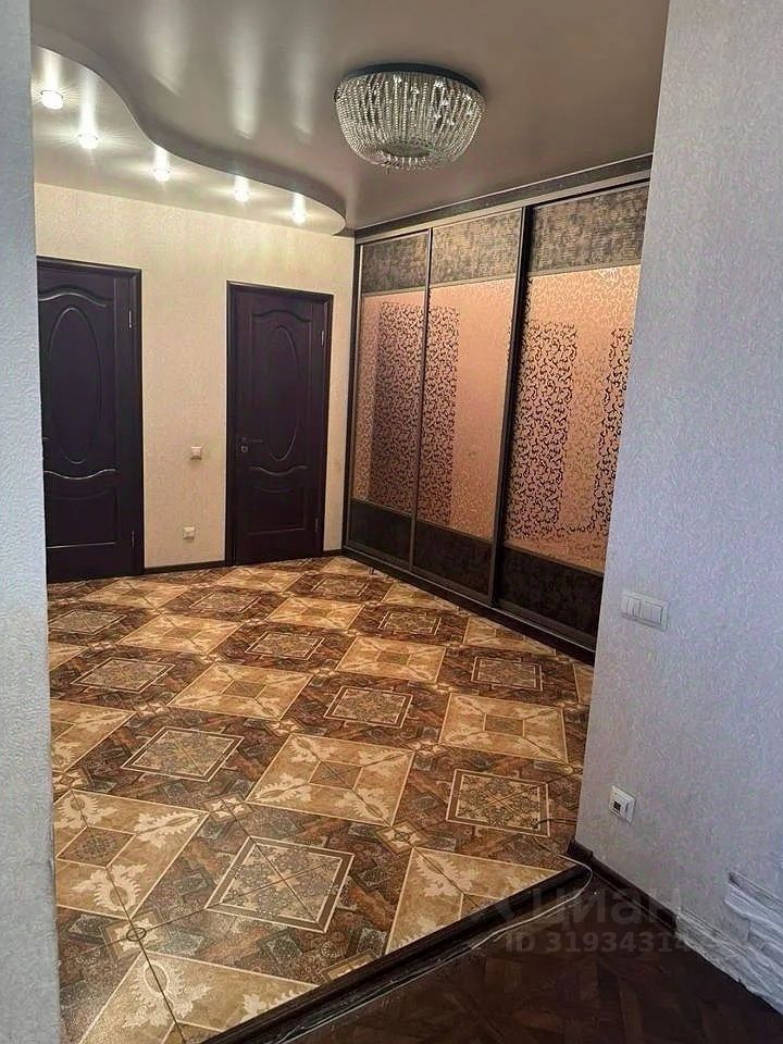 3-к. квартира, 72 м², 6/19 эт.