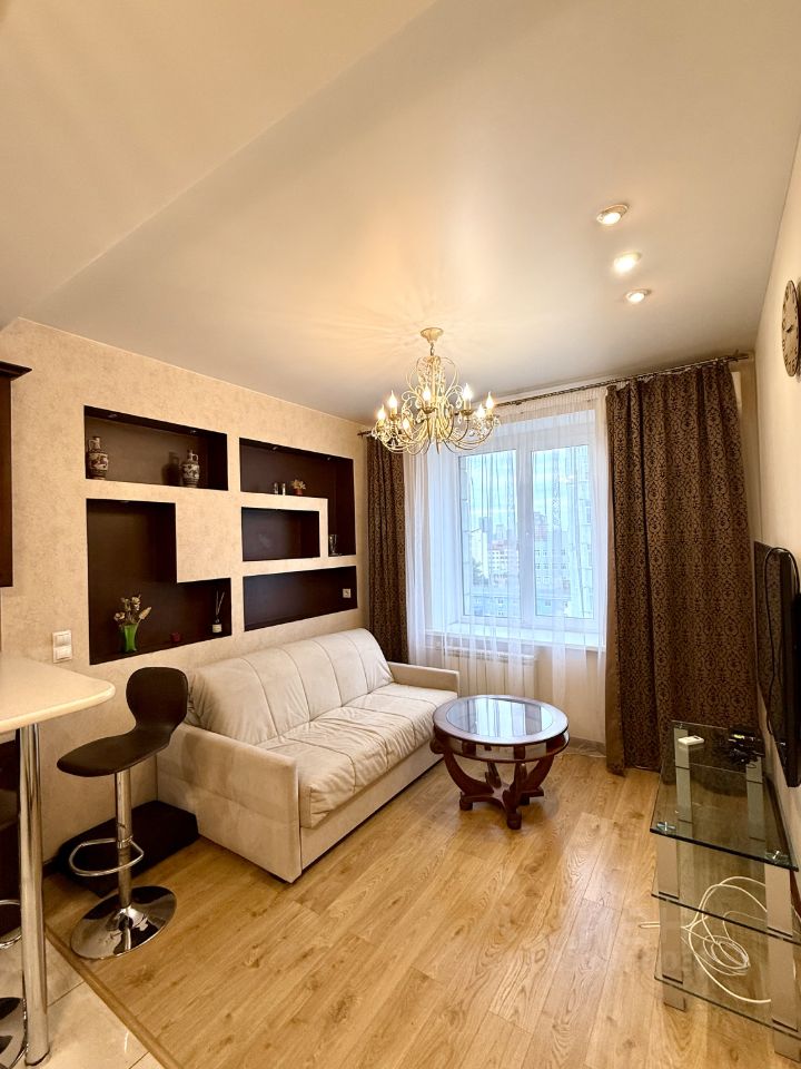 3-к. квартира, 81 м², 8/10 эт.