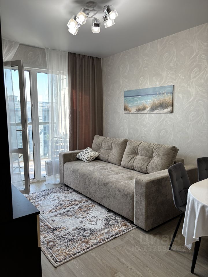 2-к. квартира, 40 м², 8/15 эт.