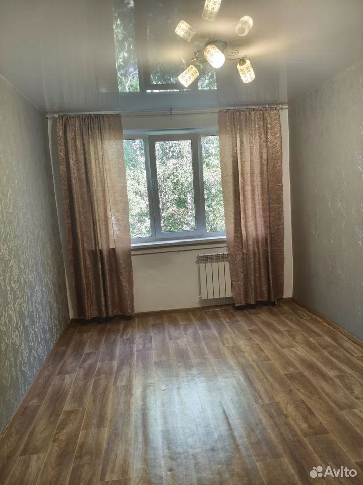 2-к. квартира, 43 м², 3/5 эт.