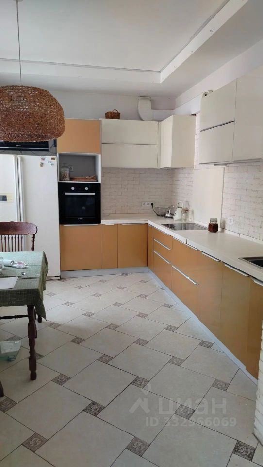 3-к. квартира, 93 м², 4/6 эт.