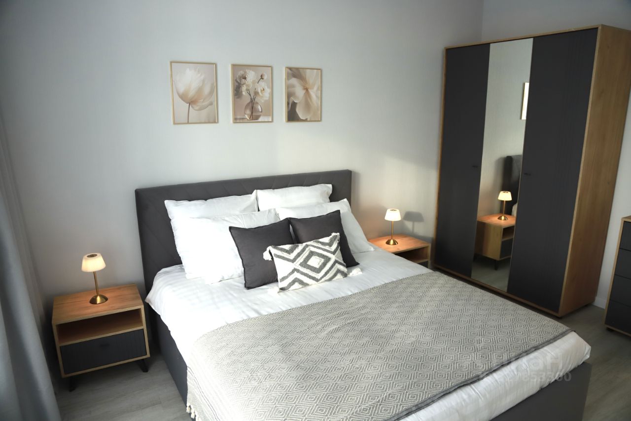 2-к. квартира, 42.7 м², 21/23 эт.