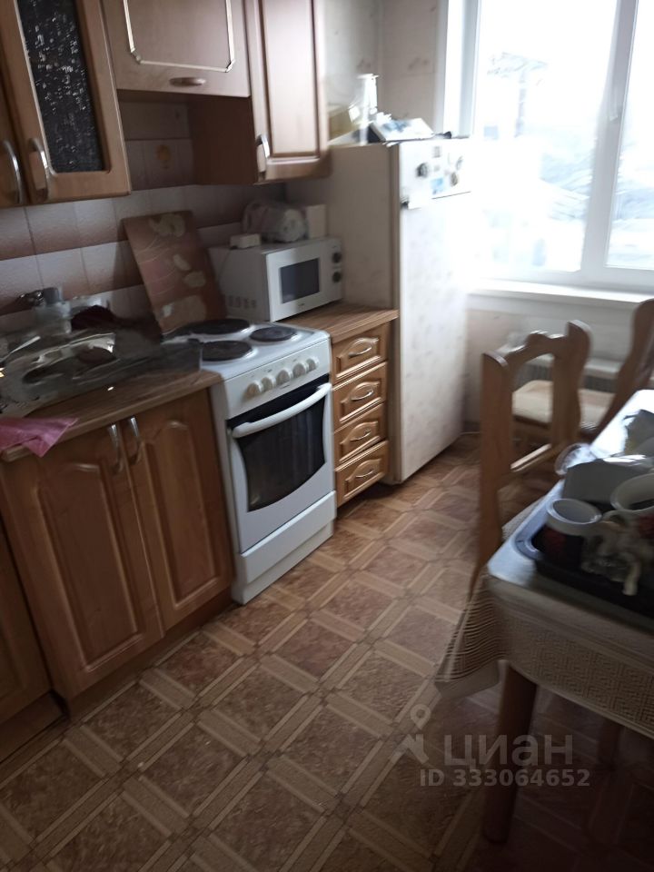 3-к. квартира, 60 м², 1/9 эт.