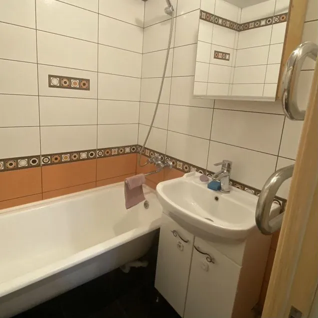 2-к. квартира, 58 м², 2/10 эт.