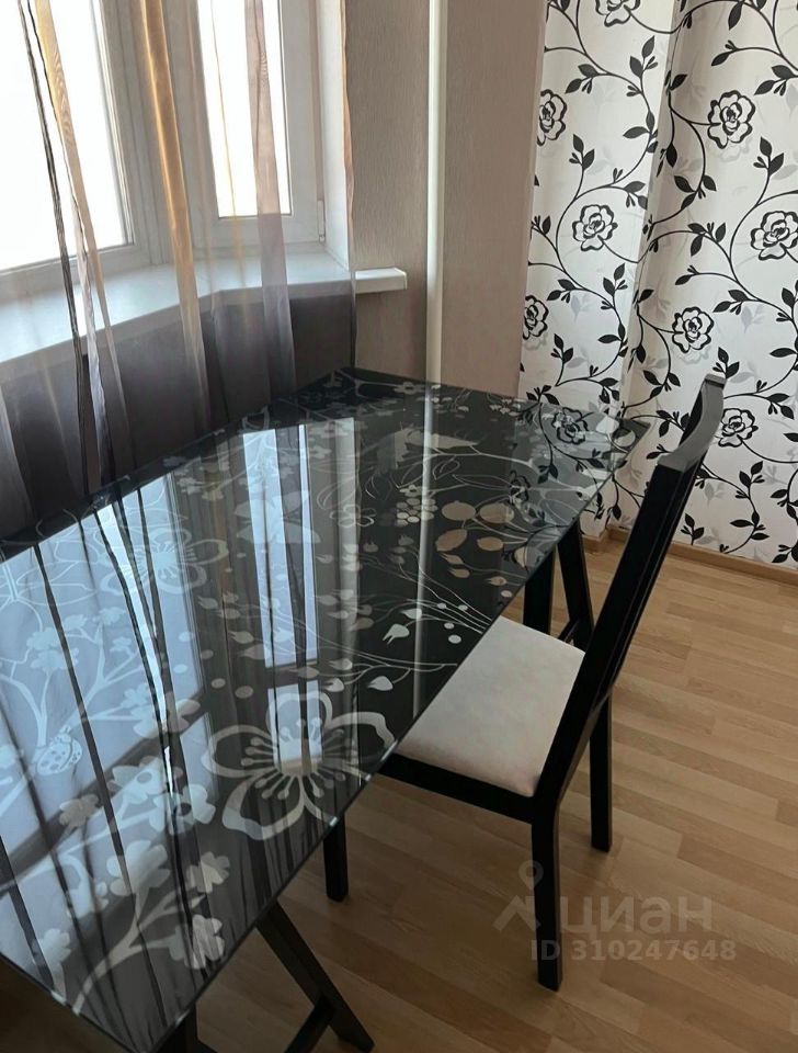 2-к. квартира, 100 м², 9/19 эт.