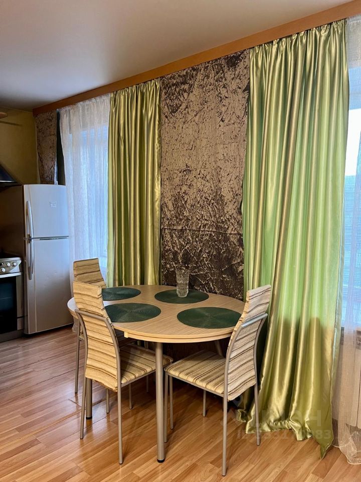 2-к. квартира, 43 м², 3/5 эт.