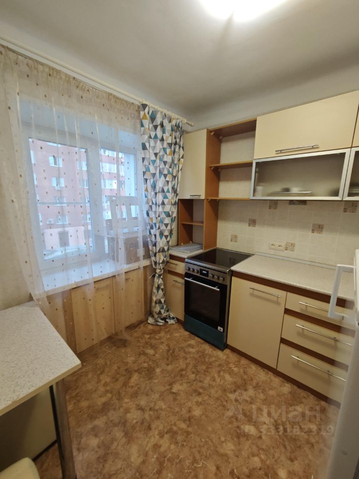 1-к. квартира, 38 м², 3/3 эт.