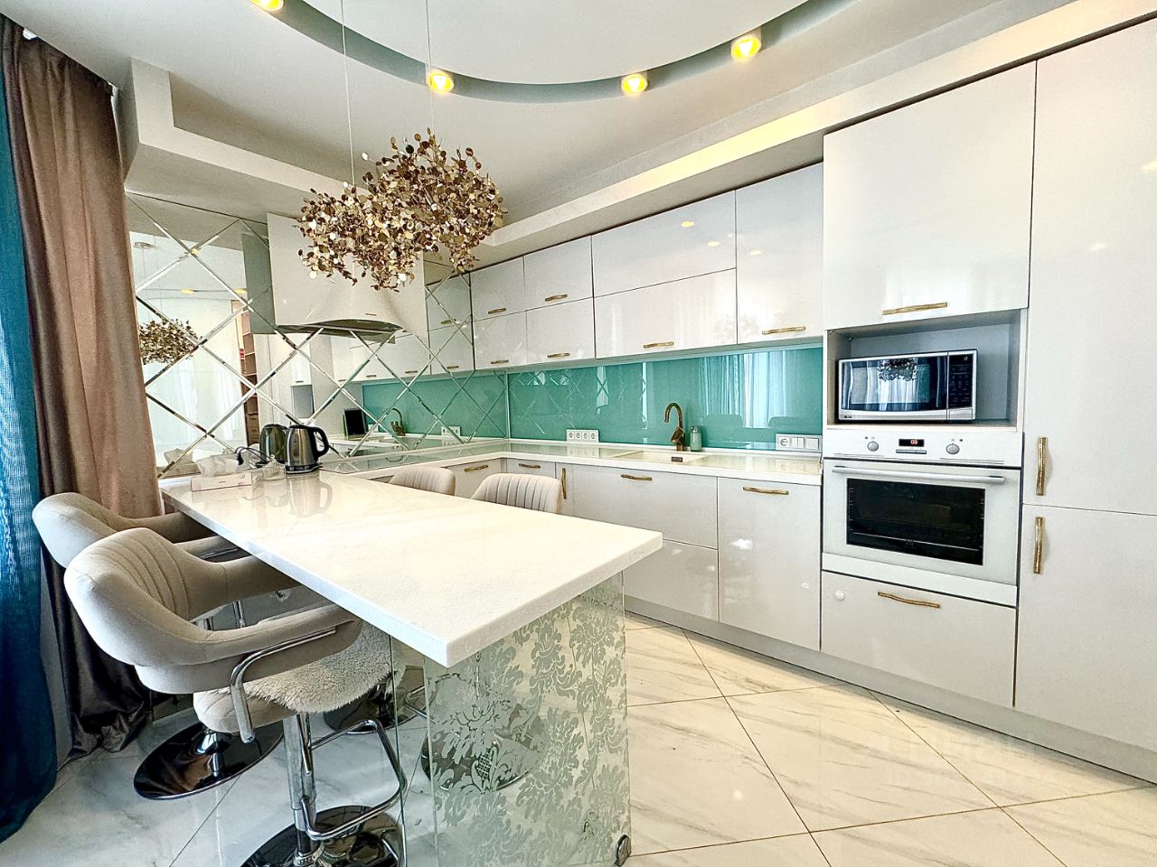 2-к. квартира, 65 м², 18/28 эт.