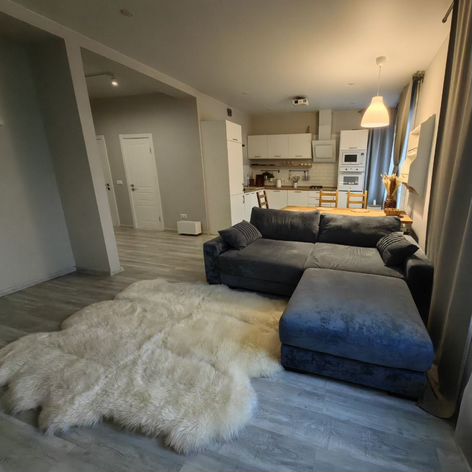3-к. квартира, 82 м², 1/3 эт.