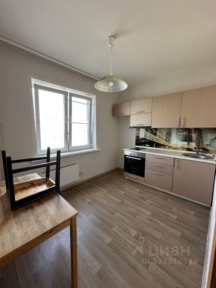 1-к. квартира, 37 м², 8/10 эт.