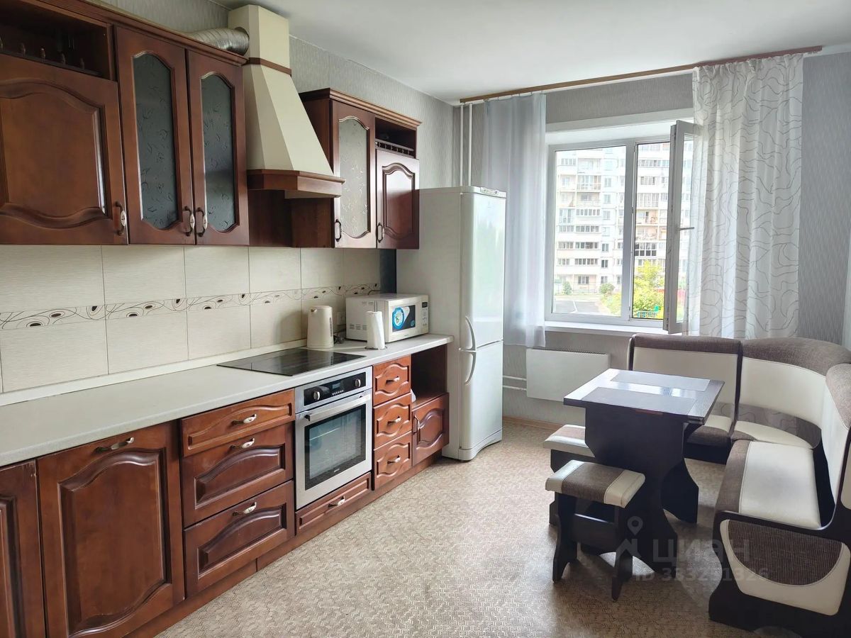 1-к. квартира, 43 м², 2/10 эт.