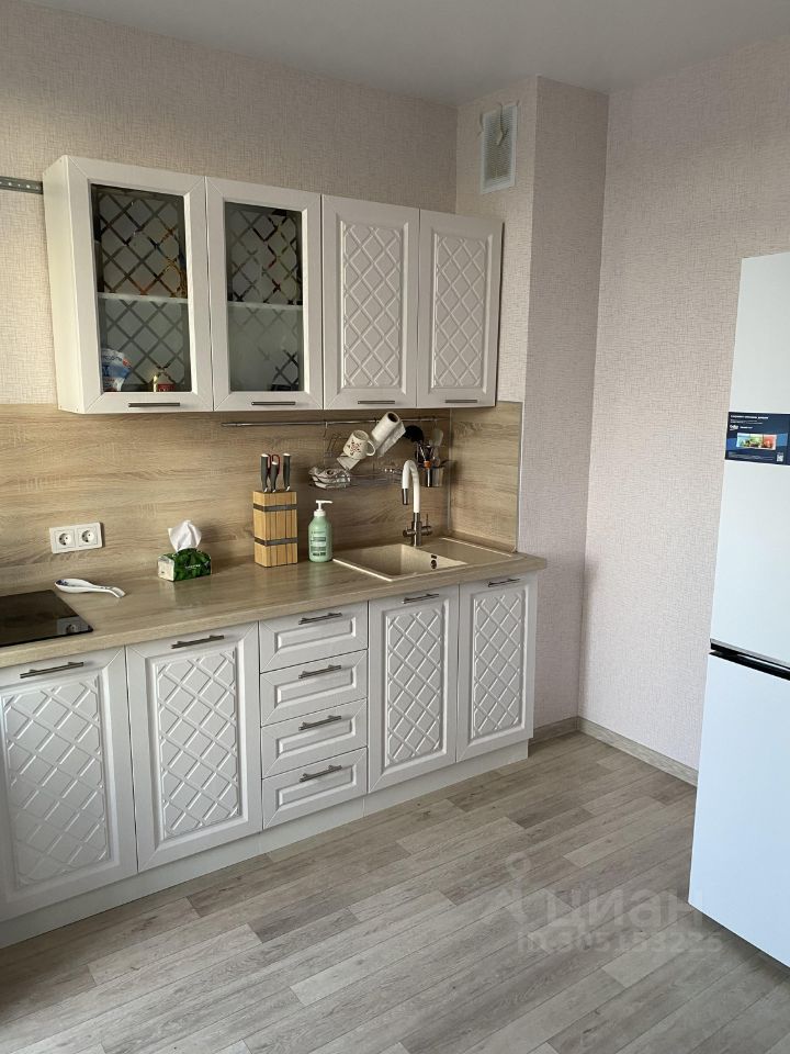 2-к. квартира, 52 м², 1/24 эт.