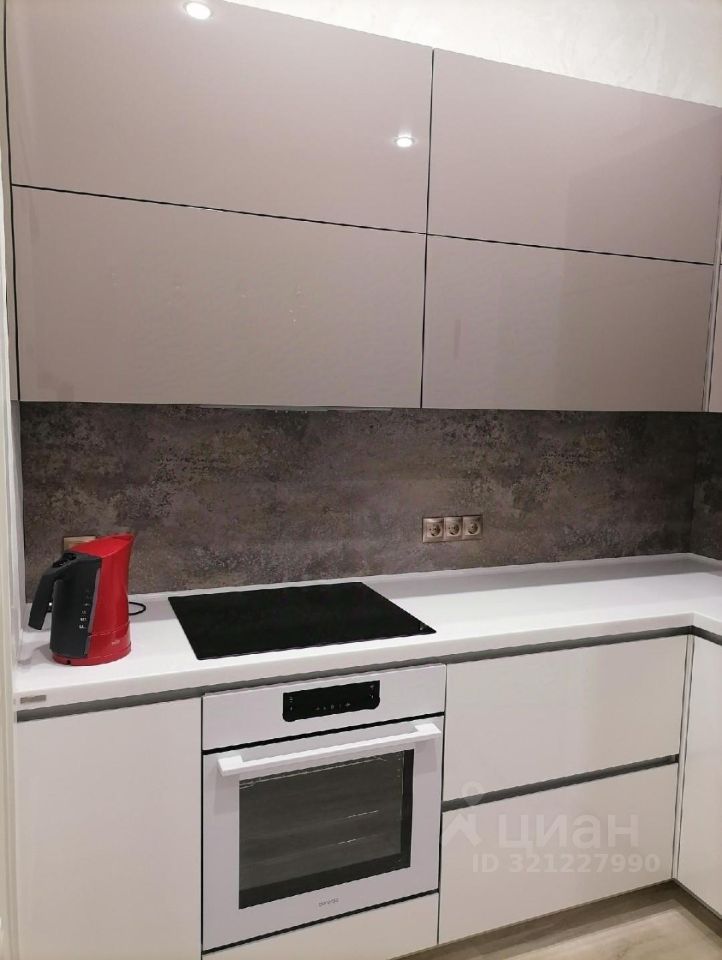 2-к. квартира, 57 м², 4/20 эт.