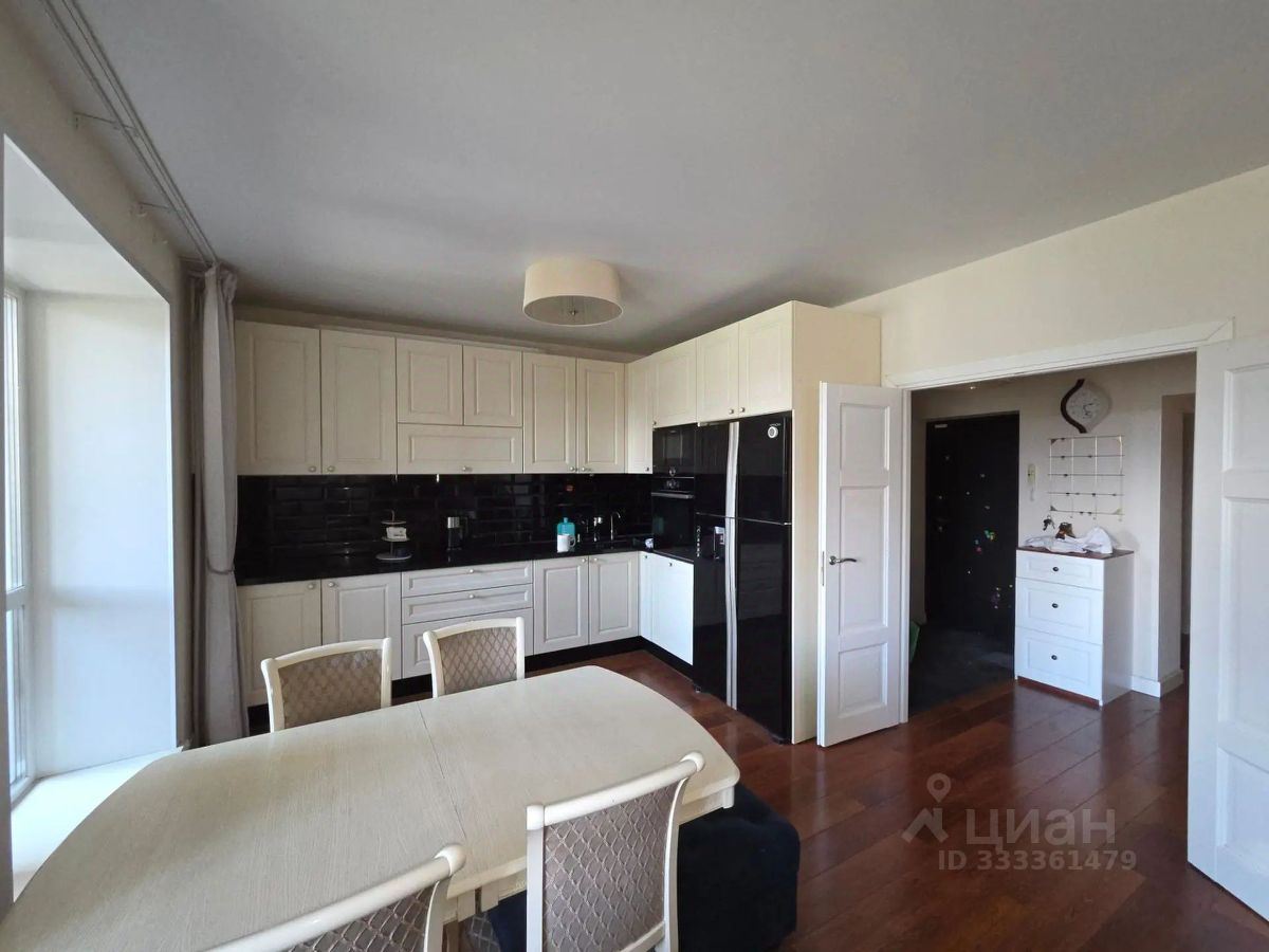 4-к. квартира, 105 м², 9/9 эт.