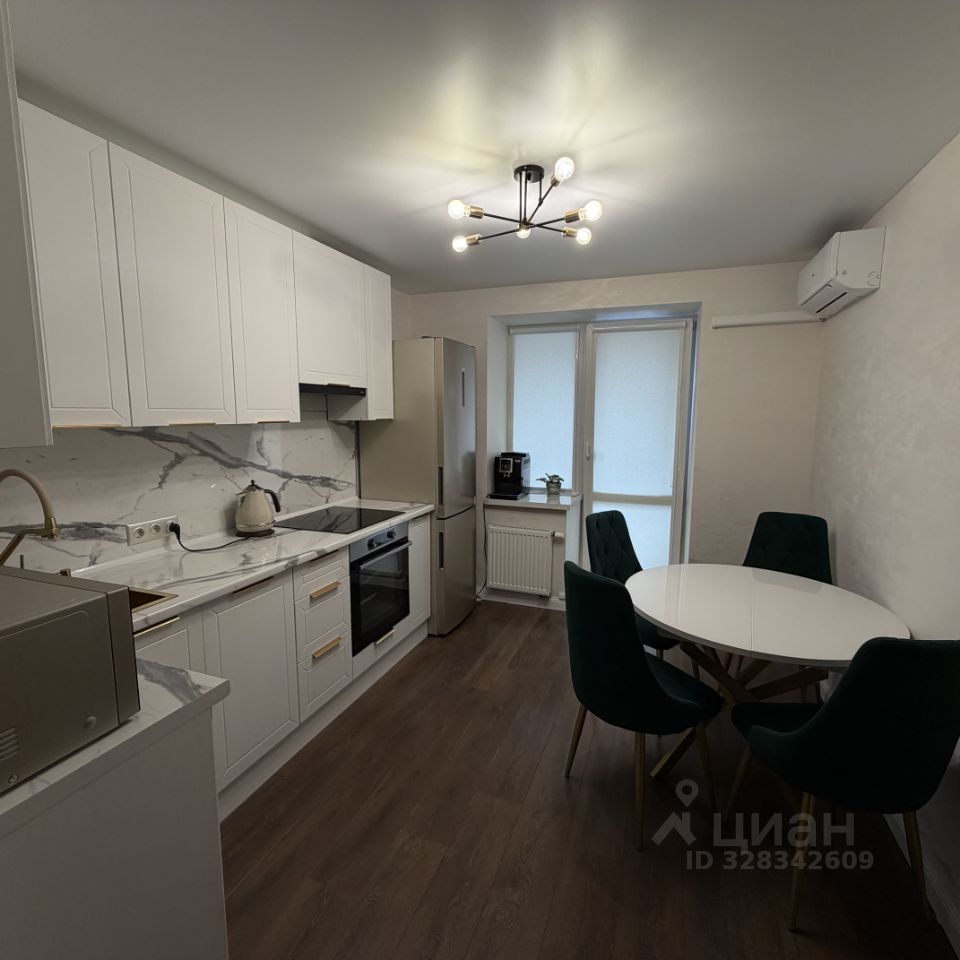2-к. квартира, 54 м², 4/10 эт.