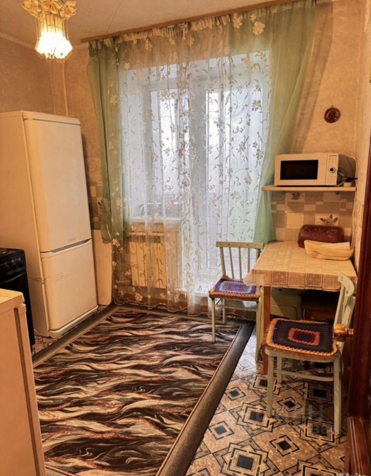 2-к. квартира, 50 м², 3/6 эт.
