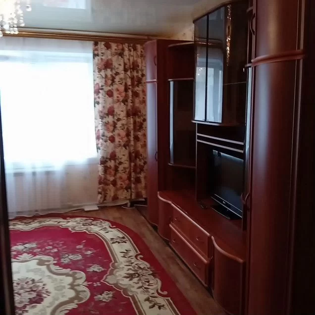 3-к. квартира, 77 м², 1/10 эт.