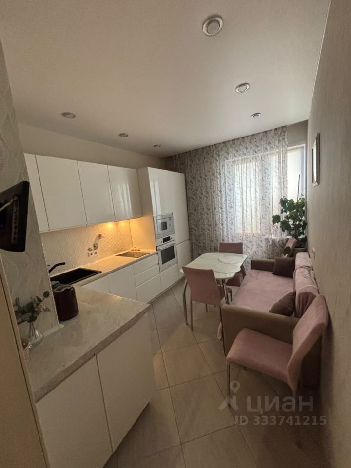 1-к. квартира, 42 м², 5/18 эт.