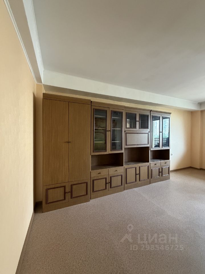 3-к. квартира, 100 м², 8/18 эт.