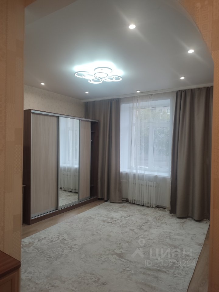 1-к. квартира, 42 м², 2/5 эт.