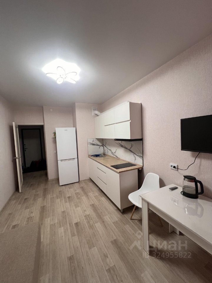 2-к. квартира, 42 м², 7/24 эт.