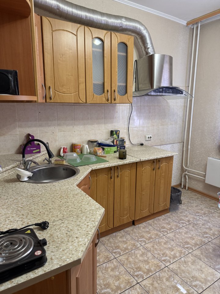 2-к. квартира, 52 м², 1/10 эт.