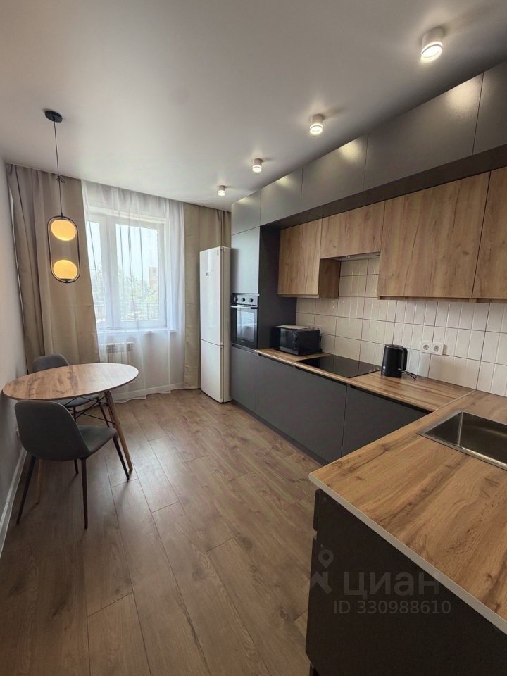 2-к. квартира, 59.4 м², 1/18 эт.