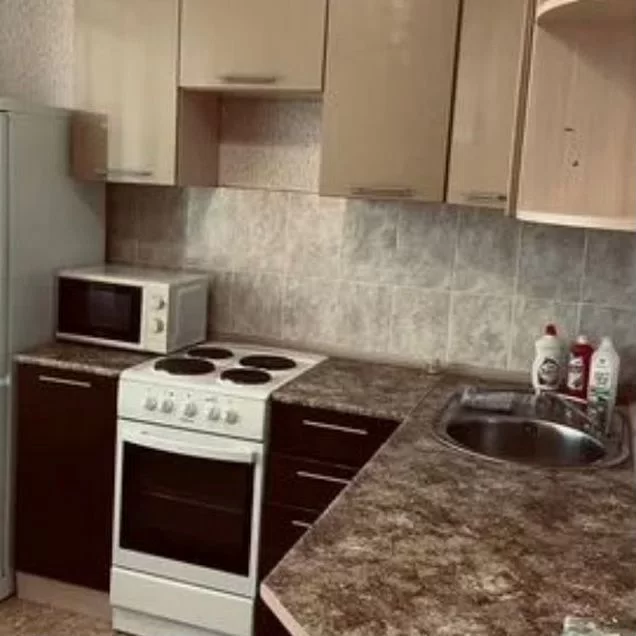 1-к. квартира, 37 м², 8/10 эт.
