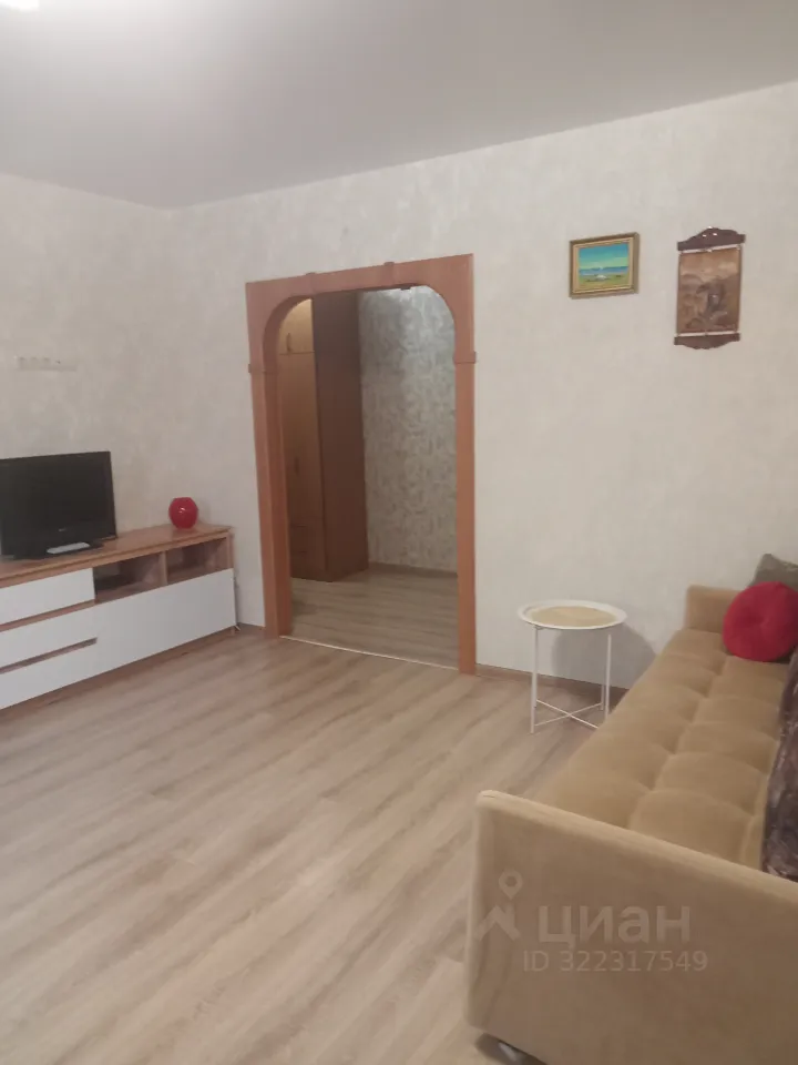 2-к. квартира, 58 м², 2/5 эт.