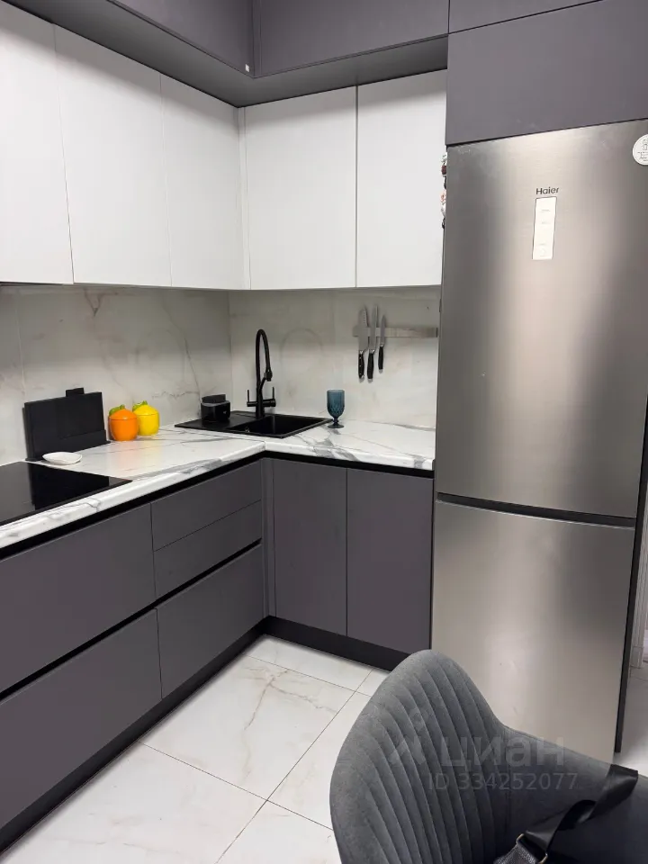2-к. квартира, 54 м², 4/10 эт.