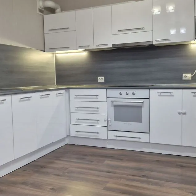 3-к. квартира, 76 м², 13/27 эт.