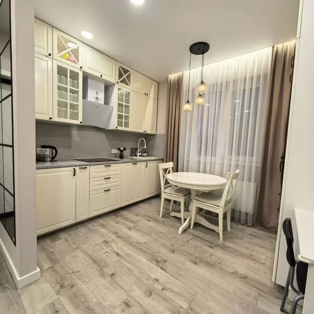 2-к. квартира, 43 м², 5/19 эт.