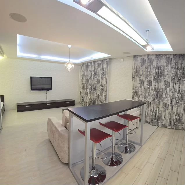 Квартира-студия, 42 м², 1/10 эт.