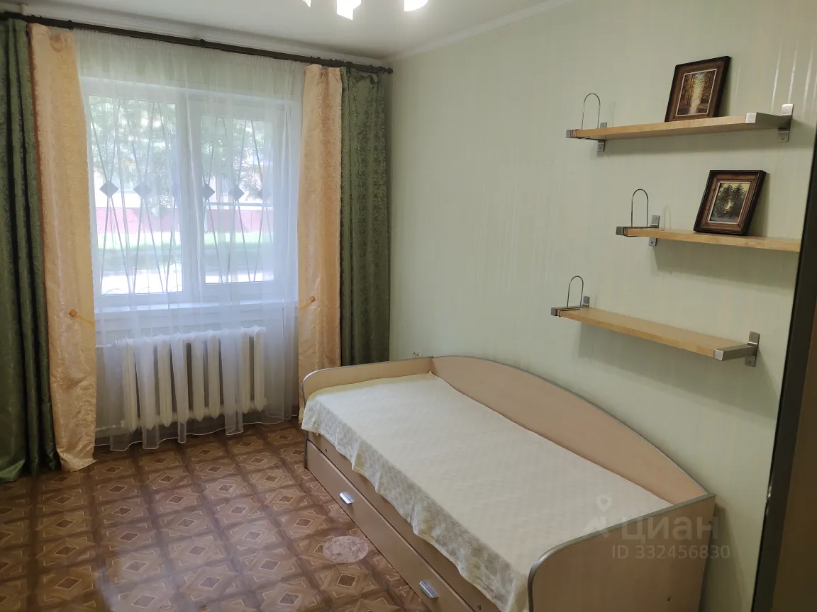 2-к. квартира, 43 м², 1/4 эт.
