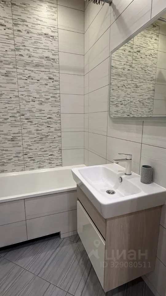 2-к. квартира, 50 м², 8/10 эт.