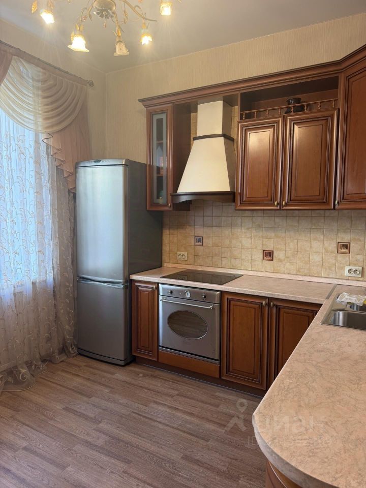 2-к. квартира, 64 м², 2/5 эт.