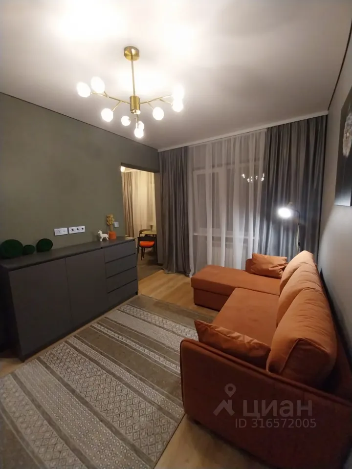 2-к. квартира, 40 м², 1/3 эт.