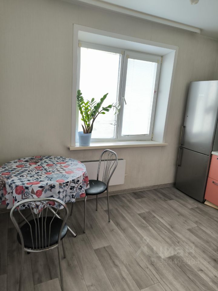 1-к. квартира, 38 м², 10/10 эт.