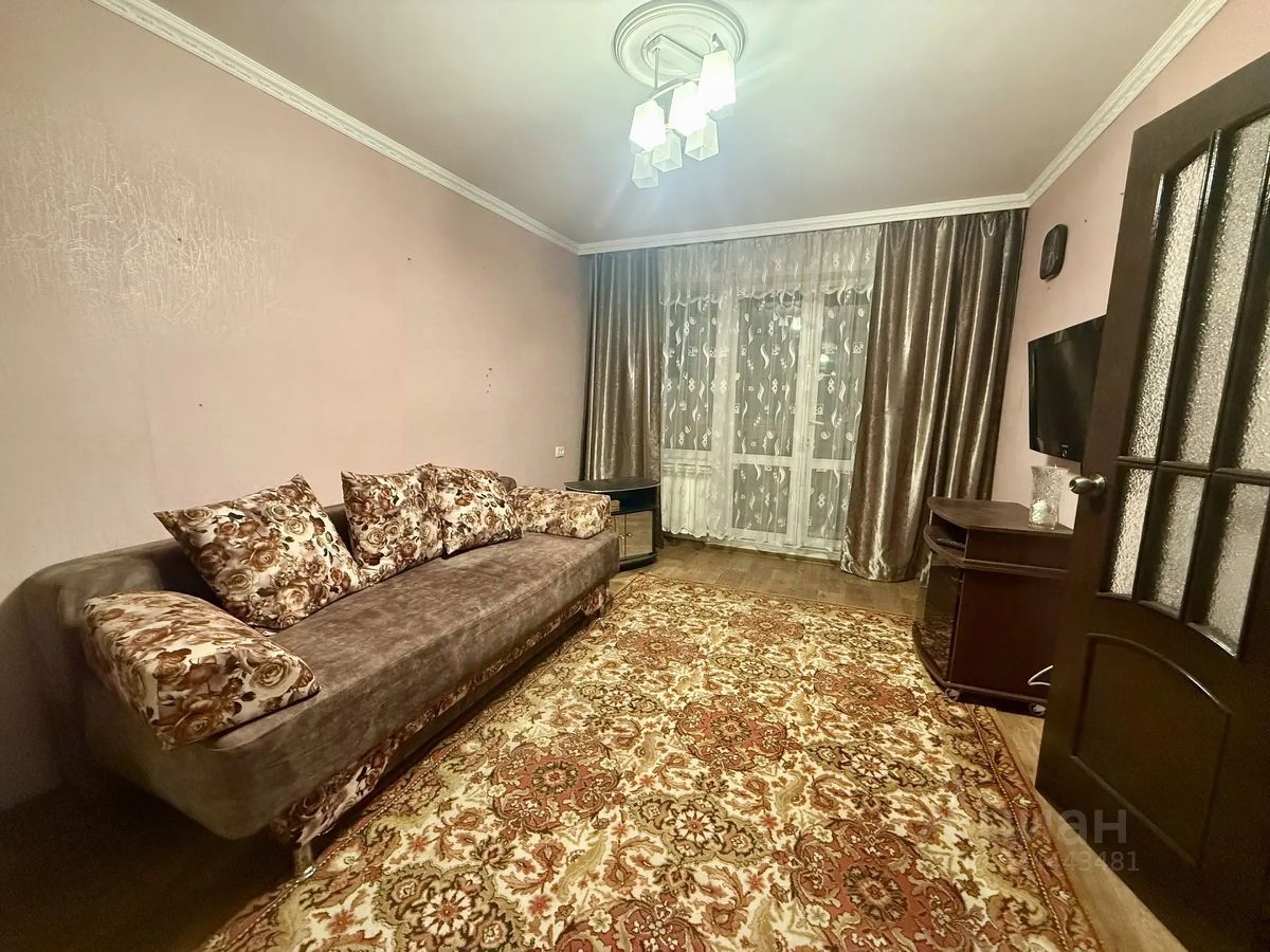2-к. квартира, 45 м², 1/9 эт.