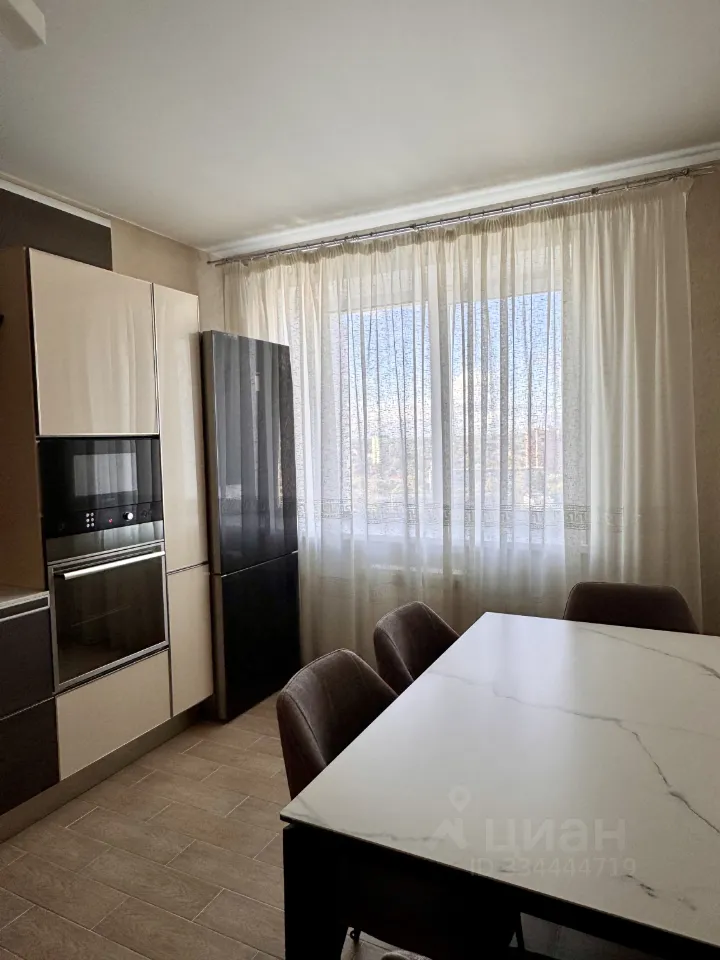 3-к. квартира, 92 м², 13/14 эт.