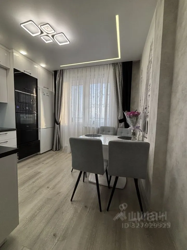 2-к. квартира, 63 м², 13/27 эт.