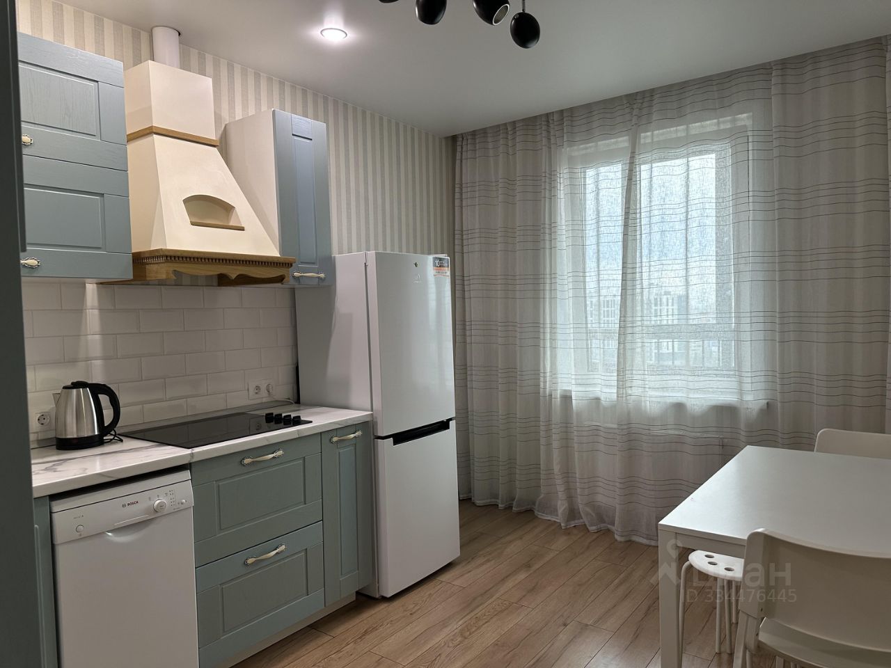 1-к. квартира, 42 м², 13/27 эт.