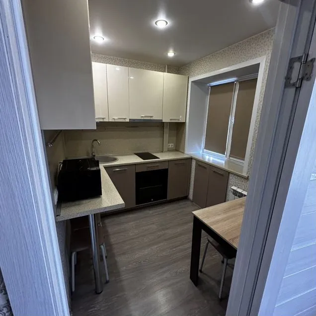 2-к. квартира, 42 м², 3/5 эт.