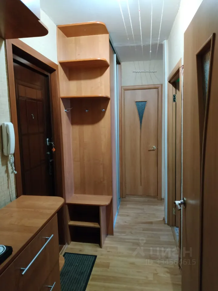 2-к. квартира, 42 м², 3/9 эт.