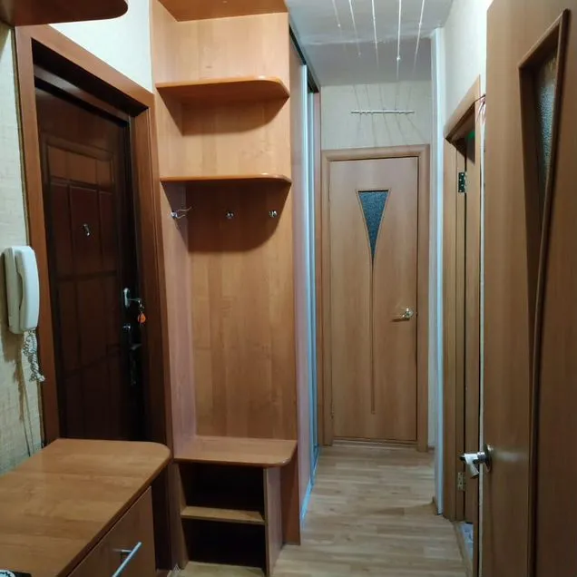 2-к. квартира, 42 м², 3/9 эт.