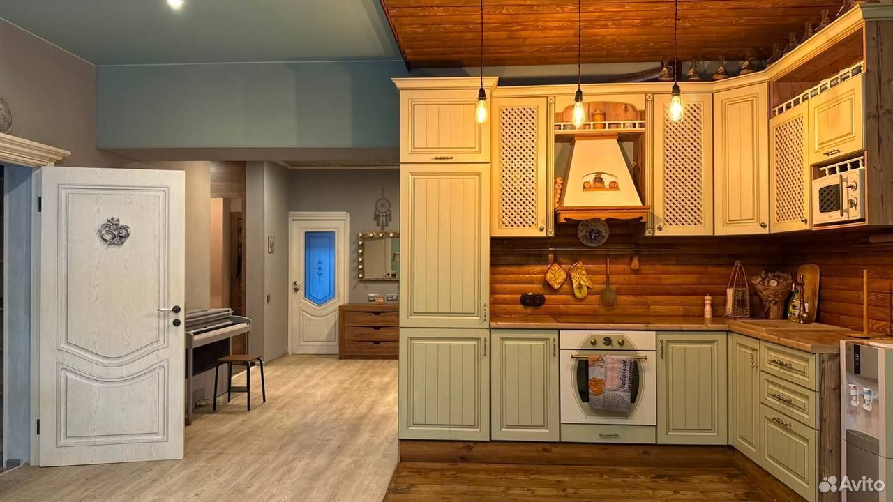 3-к. квартира, 130 м², 2/6 эт.