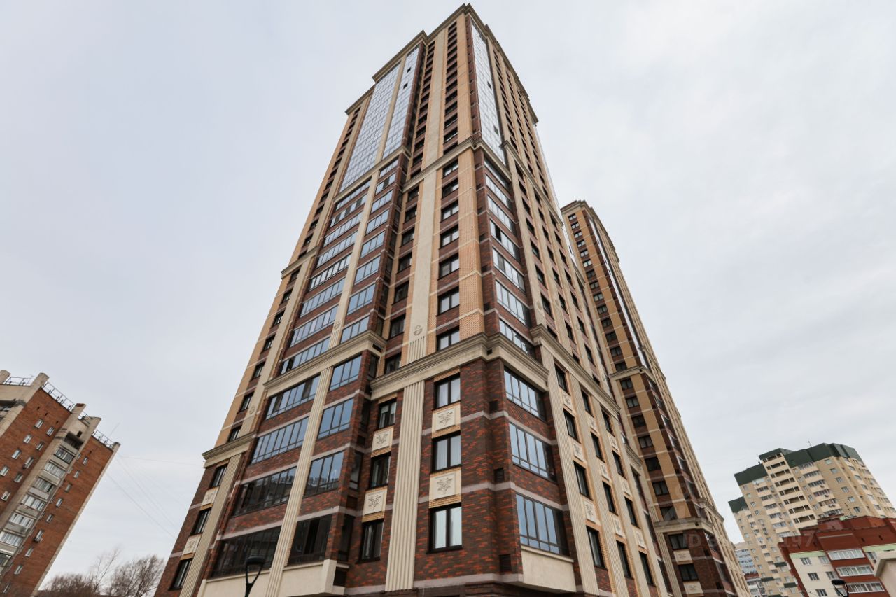 2-к. квартира, 68 м², 1/27 эт.